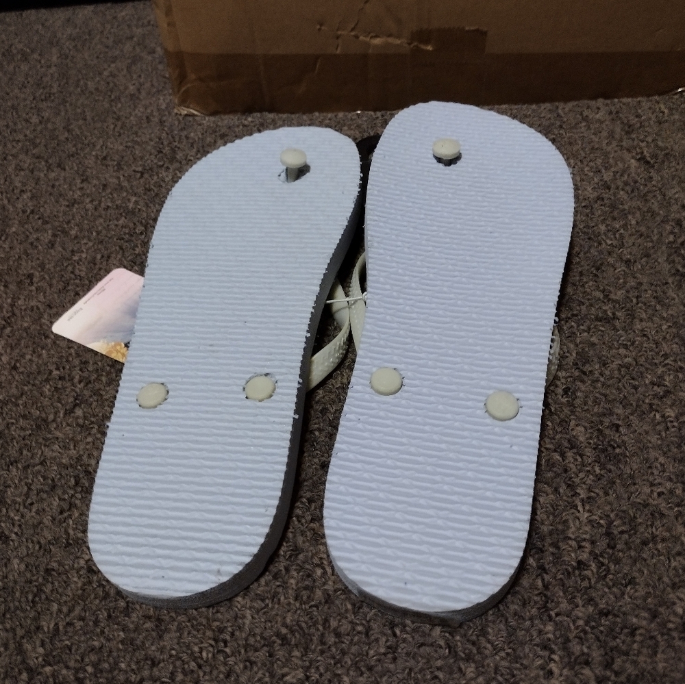 Disney Cinderella Women's Thong Flip Flops Size 10 - Picture 5 of 5